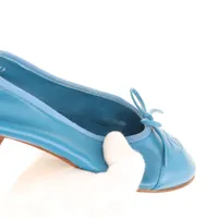 CHANEL シャネル ココマーク バイカラー レザーパンプス ブルー 24.5 CHANEL シャネル ココマーク バイカラー レザーパンプス ブルー 24.5