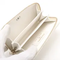 新作2024コレクションホワイト魚CHANELコインケースキャビアスキン新品 CHANEL （未使用 展示品）シャネル ココマーク マトラッセ