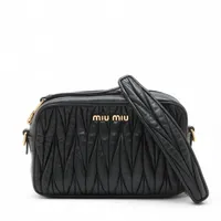 ミュウミュウ　メッセージャーバッグ 楽天市場】【新品同様】ミュウミュウ 【MIUMIU】マテラッセ
