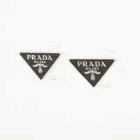 PRADA●国内未掲載●トライアングルモチーフ ラウンドピアス プラダ トライアングル ピアス(両耳用) 925 5.0g ブラック