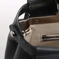 フェンディ ピーカブー セレリア レザー 2WAYハンドバッグ