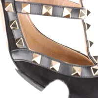 箱付き＊ヴァレンティノ ロックスタッズストラップパンプス ブラック 箱付き＊ヴァレンティノ ロックスタッズストラップパンプス ブラック