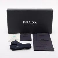 プラダ レザー ラウンドファスナー 黒　PRADA　ラウンドジップ　サフィアーノ PRADA プラダ 財布 長財布 1ML506 QHH ネロ サフィアーノ レザー