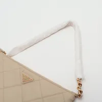 プラダ テスートインプントゥ ナイロン チェーンショルダー