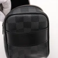 ルイヴィトン ダミエ グラフィット トワレポーチ N47625 ポーチ トワレ・ポーチ ダミエ・グラフィット｜ルイ・ヴィトン 公式