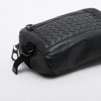 【ボッテガヴェネタ】ボディバッグ　レザー×ブラック ボッテガヴェネタ ボディバッグ イントレチャート レザー 黒