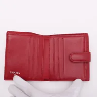 シャネル カメリア ラムスキン コンパクトウォレット レッド