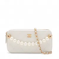 シャネル CHANEL19 チェーンウォレット パールホワイト 希少☆》CHANEL 19 WOC チェーンウォレット 白 バッグ (CHANEL