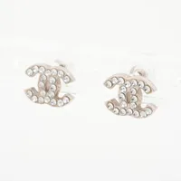 CHANEL シルバー ロゴ ピアス(両耳用) 楽天市場】【未使用品】【ジュエリー】CHANEL シャネル ココ