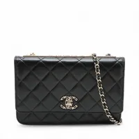 【高級感溢れる】CHANEL チェーンウォレット トレンディ CCロゴ 溢れる高級感】CHANEL チェーンウォレット トレンディ CCロゴ