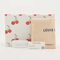 ヴィトン×村上隆 モノグラムチェリー クーヴェルテュール・パスポール