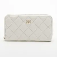 CHANEL マトラッセ　キャビアスキン　ラウンドジップ　長財布　ホワイト CHANEL マトラッセキャビアスキンラウンドジップ長財布ホワイト