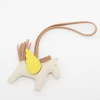 【2024購入】HERMES ペガサスロデオ モーヴシルベストル/チャイ/クレ エルメス ロデオチャームペガサスMM モーヴシルベストル/クレ