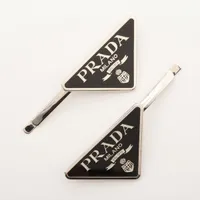 【美品】4F304/プラダ/バレッタ/ヘアアクセ/三角ロゴ/シルバー金具/黒 美品】4F304/プラダ/バレッタ/ヘアアクセ/三角ロゴ/シルバー金具