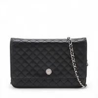 CHANEL マトラッセラムスキン　キーケース シャネル マトラッセ ラムスキン キーケース ブラック シルバー