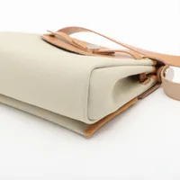 エルメス ベージュ レザービジネスバッグ エルメス】ビジネスから小旅行まで。秋冬に大人が選ぶべき「品格