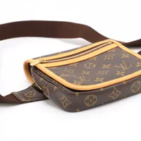 ✨スタイリッシュ✨バムバック ボスフォール モノグラム ルイヴィトン(LOUIS VUITTON)|モノグラム バムバック ボス