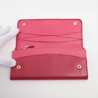 プラダ サフィアーノ 1MH132 レザー 財布 レッド A3847963｜中古