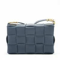 ボッテガヴェネタ カセット ショルダーバッグ ボッテガヴェネタ マキシイントレチャート カセット レザー