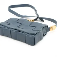 ボッテガヴェネタ マキシイントレチャート カセット レザー