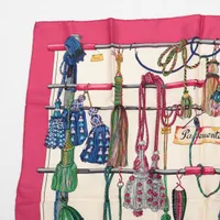 未使用 エルメス カレ90 くるみ割り CASSE NOISETTE スカーフ エルメス カレ90 Passementerie 紐飾り スカーフ シルク ピンク