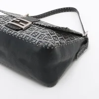 Fendi ネイビーキャンバスショルダーバッグ フェンディ ズッキーノ キャンバスxレザー ショルダーバッグ