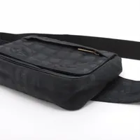 USEDシャネル ニュートラベルライン ボディバッグ ブラック ゴールド USEDシャネル ニュートラベルライン ボディバッグ ブラック ゴールド