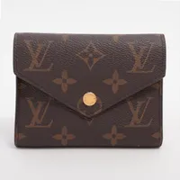【美品】ルイヴィトン ポルトフォイユ ヴィクトリーヌ フューシャ 最新RFID LOUIS VUITTON ルイヴィトン 三つ折り財布 モノグラム ピンク