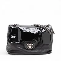 シャネル ココマーク パテントレザーxラムスキン シングルフラップ ダブルチェーンバッグ ブラック シルバー金具 12番台