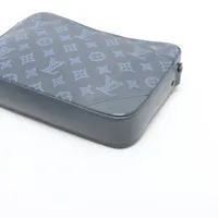 ルイ・ヴィトン デュオ メッセンジャー モノグラム シャドウ M45730