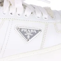 新品未使用PRADAエナメルラバーソールとトライアングルロゴ38 新作超美品】PRADA プラダ エナメルメタル ネックレス