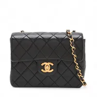 シャネル ミニマトラッセ17 ラムスキン シングルフラップ シングルチェーンバッグ ブラック ゴールド金具 1番台 A01115