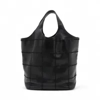 シャネル チョコバー レザー トートバッグ ブラック シルバー金具 7番台