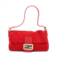 フェンディ マンマバケット ショルダーバッグ スエード　肩かけ可能 FENDI フェンディ ショルダーバッグ マンマバケット ズッカ