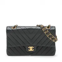 シャネル シェブロン ラムスキン ダブルフラップ ダブルチェーンバッグ Vステッチ ブラック ゴールド金具