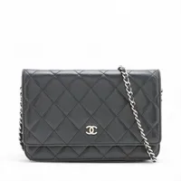 シャネル マトラッセ ラムスキン チェーンウォレット ブラック シルバー金具 18番台 AP0250