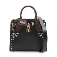 美品✨ルイヴィトン36.5グロリアライン エンボス モノグラムアンプラント 黒 LOUIS VUITTON ルイヴィトン ショルダーバッグ ポシェット・メティスEW