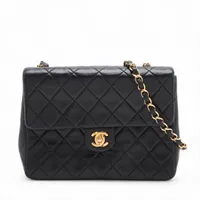 シャネル ミニマトラッセ20 ラムスキン シングルフラップ シングルチェーンバッグ ブラック ゴールド金具 1番台 A01115