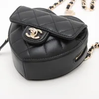 CHANEL マトラッセ ラムスキン ウエストポーチ 付属品付き 人気モデル シャネル マトラッセ ラムスキン ウエストポーチ ハート ブラック