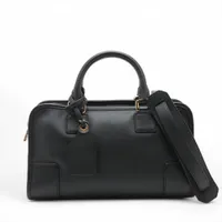 ロエベ アマソナ ロエベ｜アマソナバッグのルーツを称えて