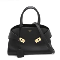 フェラガモ ハグ レザー 2WAYハンドバッグ ブラック A3945055