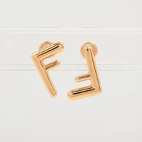 セリーヌ トリオンフ SCA2283 ピアス(両耳用) GP×フェイクパール