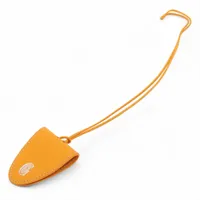 ロエベ スタジオジブリ アナグラム チャーム ハウルの動く城 カルシファー 話題のロエベ×スタジオジブリ『ハウルの動く城』コレクション