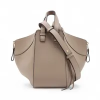 ヴァレンティノガラヴァーニ Vロゴ ロコ スモール レザー 2WAY