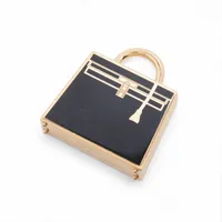 エルメス キュリオジテ ケリー チャーム GP ゴールド A3964818