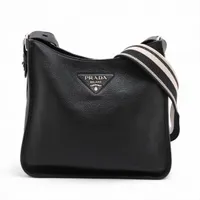 プラダ テスート ナイロン×レザー ショルダーバッグ レッド