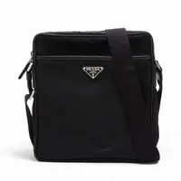 プラダPrada ナイロン ブラック AirPods キャリーストラップ 楽天市場】【未使用品】 プラダ Air Pods キャリーストラップ