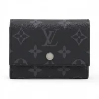 新品同様 新作 ルイヴィトン モノグラムシャドウ ヴィクターウォレット グリーン ルイ·ヴィトン】オリーブグリーンのモノグラム·シャドウ レザー