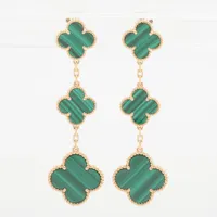 ヴァンクリーフ&アーペル ペルレ クルール カーネリアン ピアス 750(PG