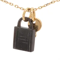 エルメス イスム ペンダント バッファローホーン カーキ